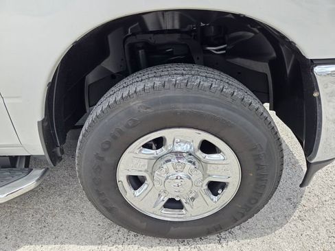 Used 2024 RAM 3500 Tradesman w/ Chrome Appearance Group AWD/4WD image 19