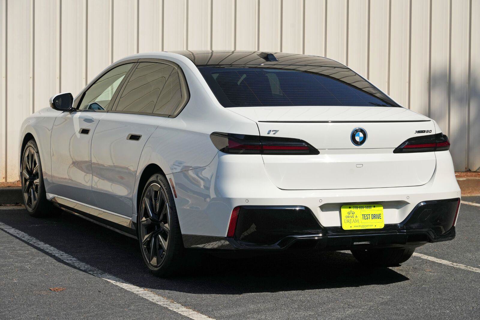 Used 2024 BMW i7 xDrive60 AWD/4WD image 59