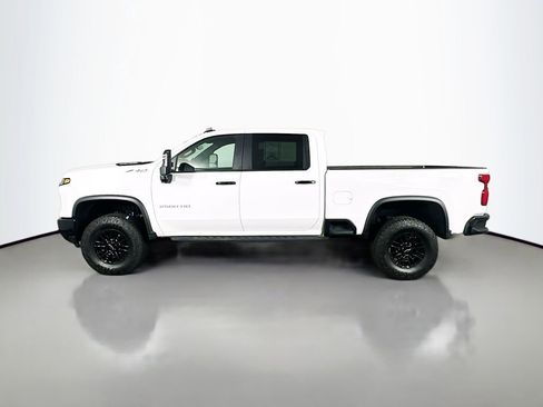 Used 2024 Chevrolet Silverado 2500 ZR2 w/ Technology Package AWD/4WD image 4