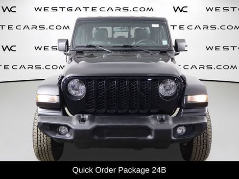 Used 2022 Jeep Gladiator Sport AWD/4WD image 2