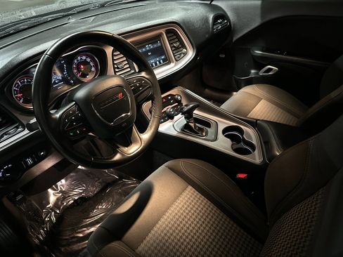 Used 2023 Dodge Challenger SXT image 11