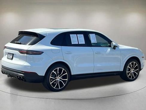 Used 2023 Porsche Cayenne Platinum Edition AWD/4WD image 5