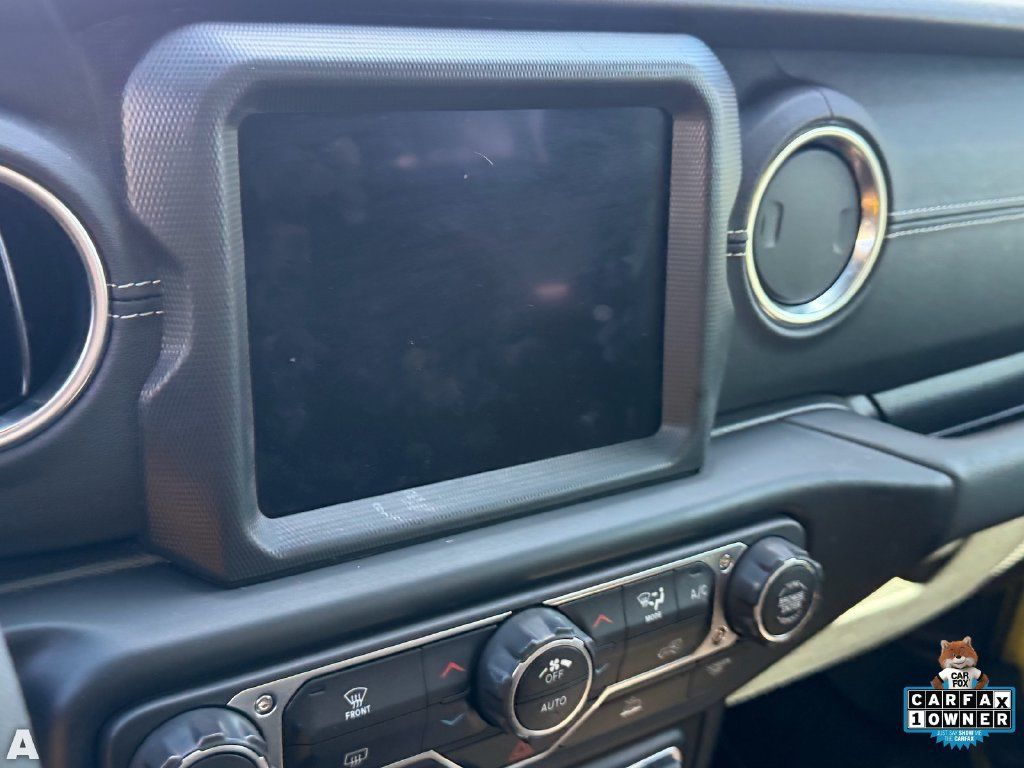 Used 2023 Jeep Wrangler Unlimited Sahara AWD/4WD image 8
