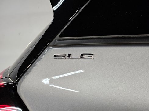 Used 2023 GMC Terrain SLE image 37