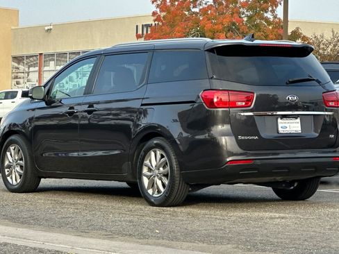 Used 2021 Kia Sedona EX image 6