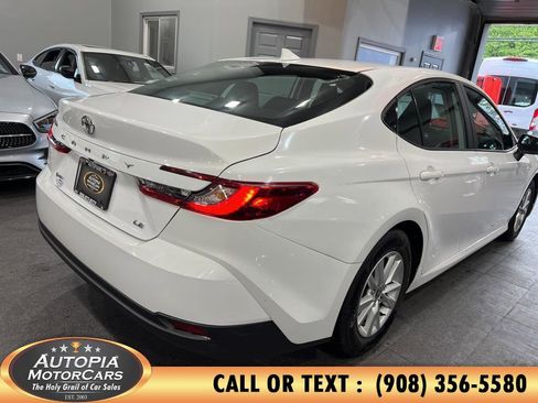 Used 2025 Toyota Camry LE image 41