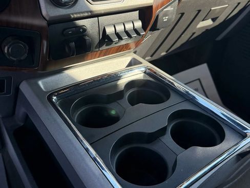 Used 2015 Ford F250 Lariat w/ Lariat Interior Package image 33