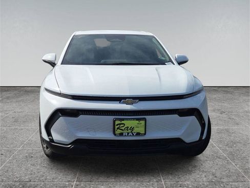New 2026 Chevrolet Equinox EV LT FWD image 2