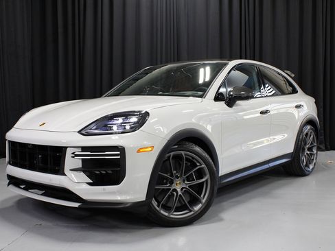 Used 2024 Porsche Cayenne Turbo GT image 1