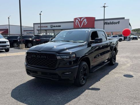 Used 2025 RAM 1500 Big Horn AWD/4WD image 6