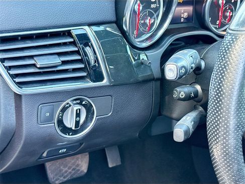 Used 2018 Mercedes-Benz GLS 450 4MATIC w/ Premium Package image 11