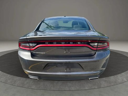 Used 2022 Dodge Charger SXT RWD image 6
