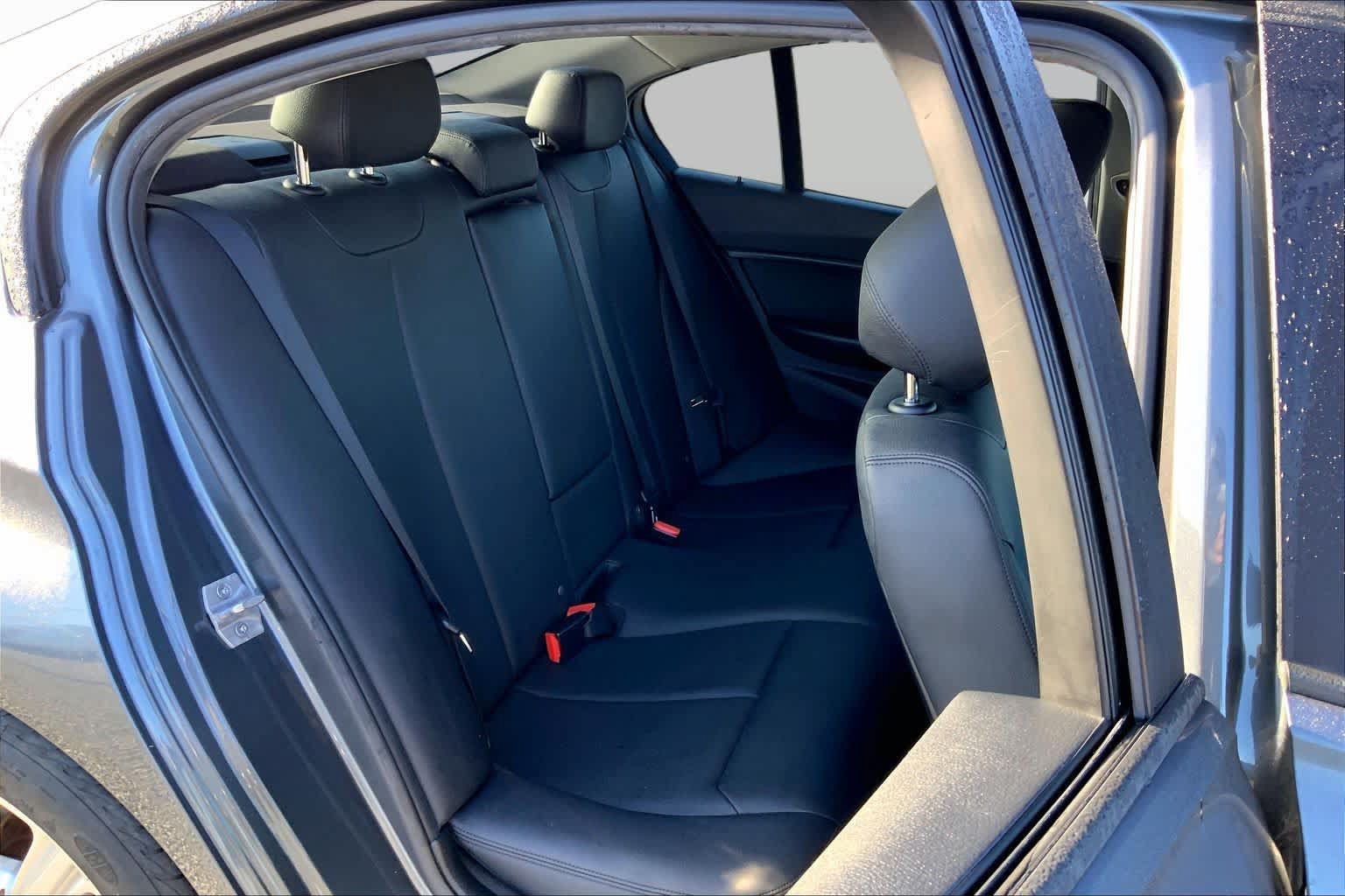 Used 2015 BMW 320i Sedan RWD image 20