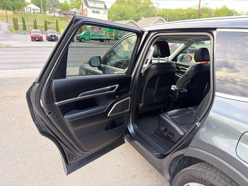 Used 2020 Kia Telluride S w/ S 8 Passenger Seating Package FWD image 13