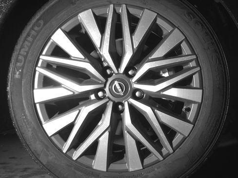 Used 2025 Nissan Altima 2.5 SV FWD image 13