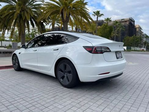 Used 2021 Tesla Model 3 Standard Range Plus image 9
