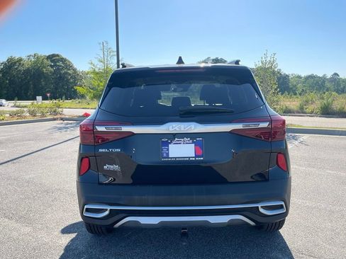 Used 2023 Kia Seltos S w/ Navigation Package FWD image 16