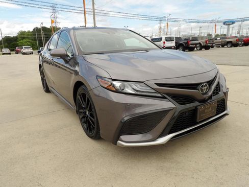 Used 2024 Toyota Camry XSE w/ Navigation Package image 4