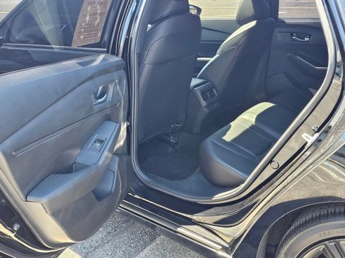 Used 2025 Honda Accord Sport image 9