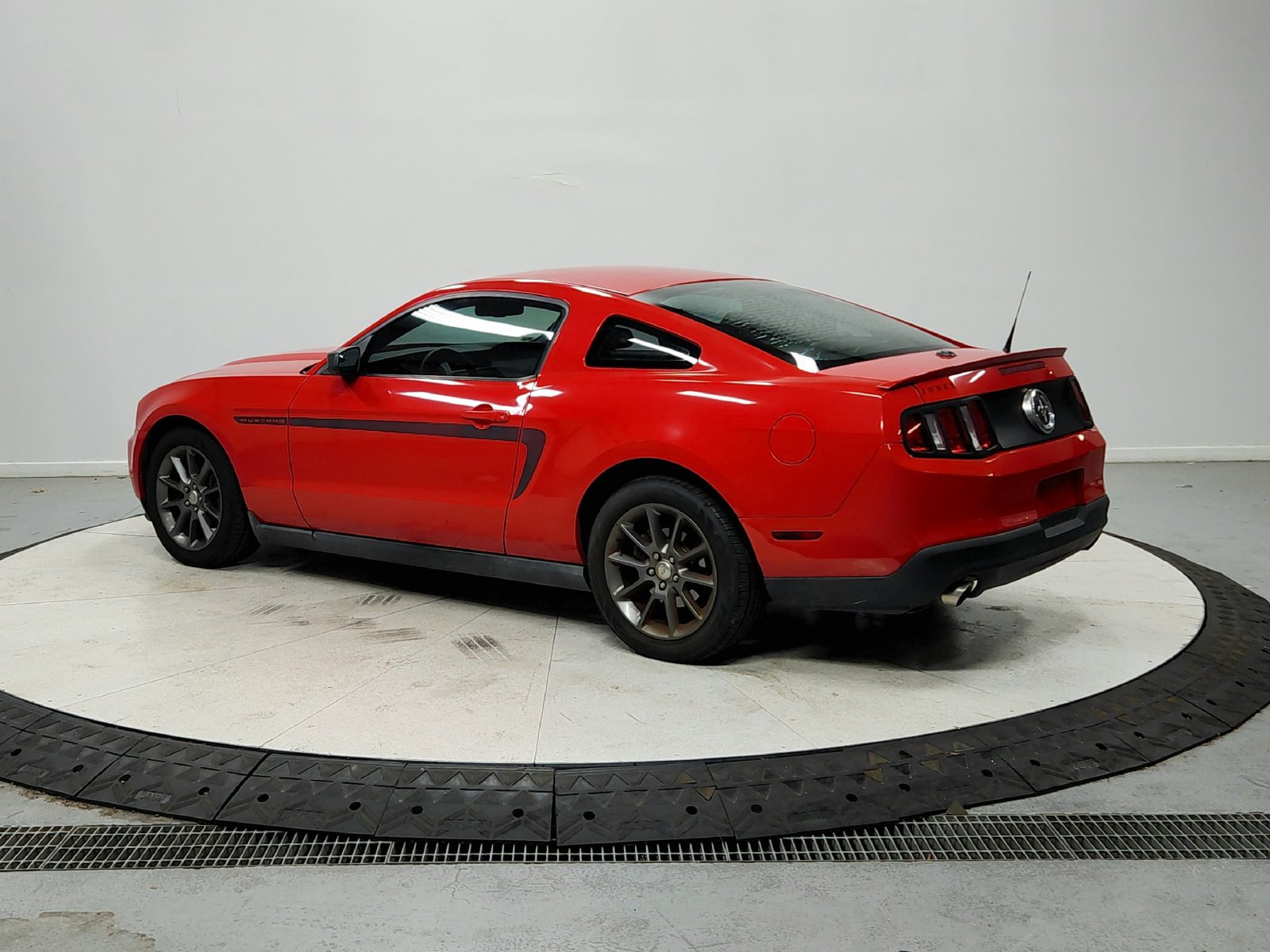 Used 2011 Ford Mustang Premium w/ 203A Rapid Spec Order Code RWD image 6