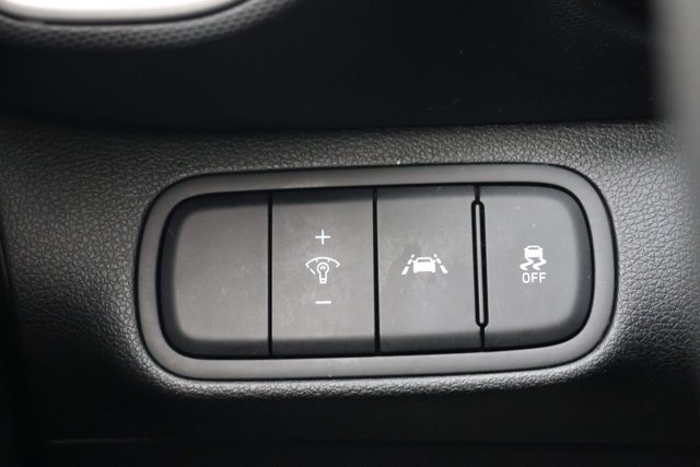 Used 2022 Hyundai Venue SE w/ Cargo Package FWD image 13