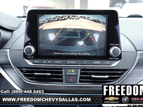 Used 2024 Nissan Altima 2.5 SV FWD image 5