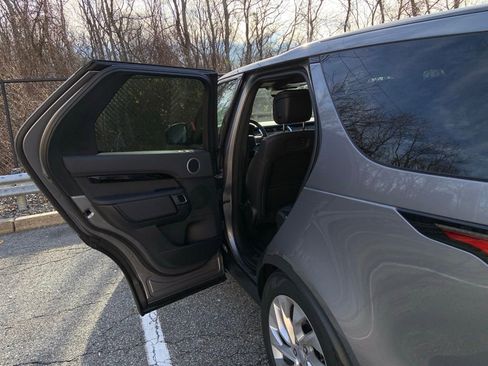 Certified 2025 Land Rover Discovery S image 15