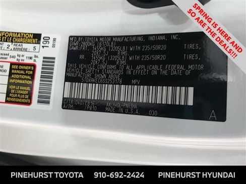 Used 2025 Toyota Sienna XSE image 6