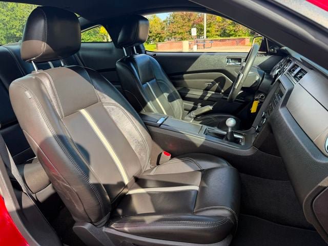 Used 2010 Ford Mustang GT Premium RWD image 12