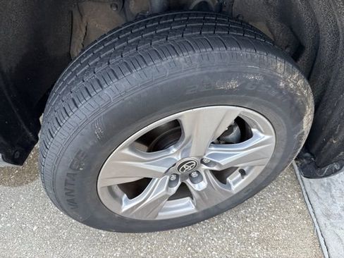 Used 2024 Toyota RAV4 XLE image 10