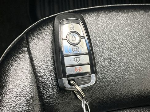 Used 2020 Ford Edge SEL w/ Convenience Package image 29