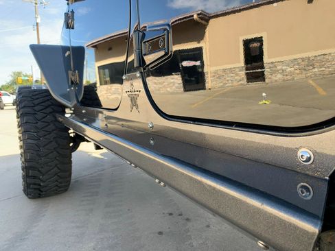 Used 2010 Jeep Wrangler Unlimited Rubicon w/ Dual Top Group image 28