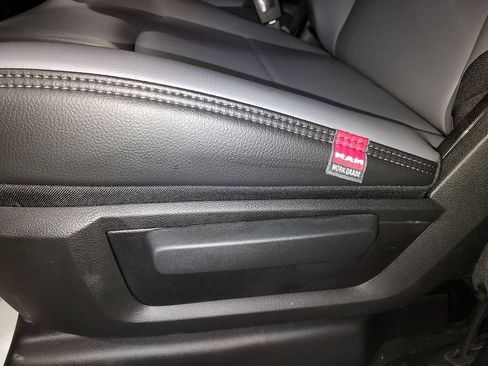 New 2026 RAM 2500 Tradesman AWD/4WD image 18