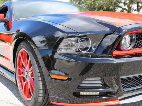 Used 2013 Ford Mustang GT Premium w/ Brembo Brake Pkg RWD image 26