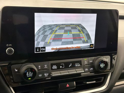 Used 2025 Toyota Grand Highlander AWD Hybrid image 26