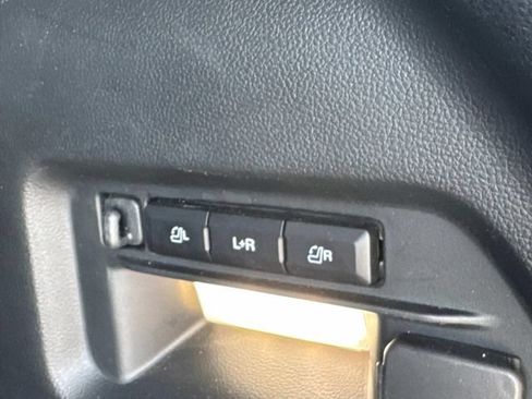 Used 2023 Ford Explorer Limited w/ Equipment Group 301A AWD/4WD image 16