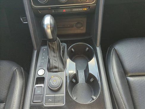 Used 2022 Volkswagen Atlas SEL R-Line image 12