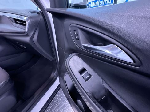 Used 2025 Buick Encore GX Preferred FWD image 35