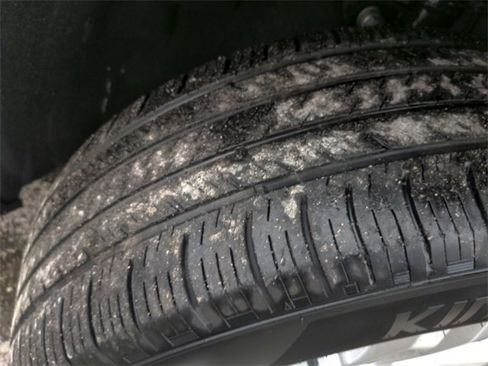 Certified 2022 Ford Explorer XLT w/ Equipment Group 202A image 17