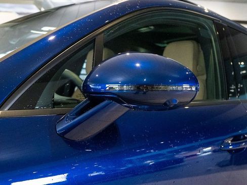 New 2026 Porsche Macan AWD/4WD image 12