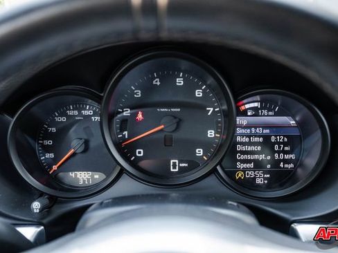 Used 2016 Porsche Cayman image 8