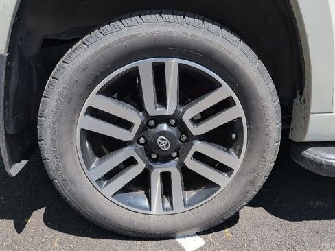 Used 2015 Toyota 4Runner Limited AWD/4WD image 6