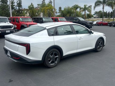 Used 2025 Kia K4 LXS image 3