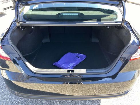 Used 2025 Toyota Camry LE image 8