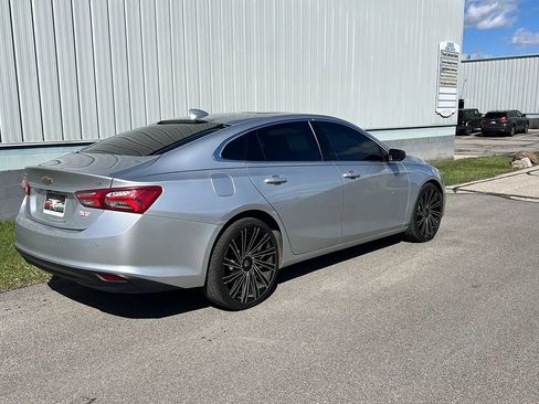 Used 2019 Chevrolet Malibu LT w/ Driver Confidence Package image 4