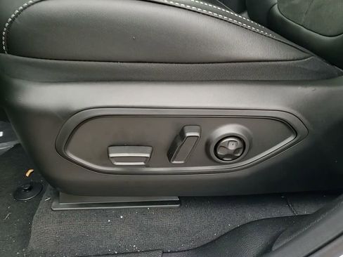 New 2025 Jeep Grand Cherokee L Altitude image 24