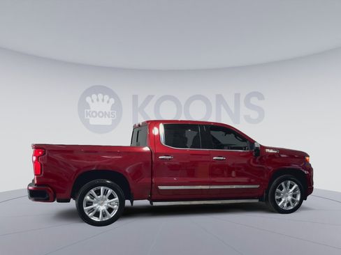 Used 2025 Chevrolet Silverado 1500 High Country AWD/4WD image 12