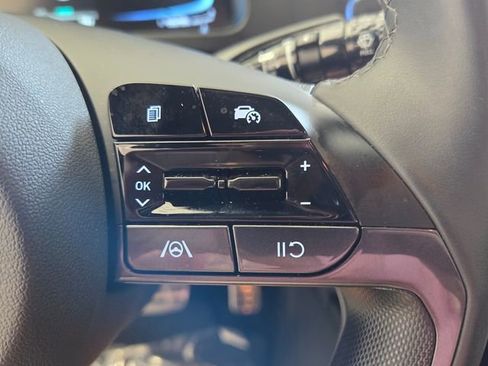 Certified 2025 Hyundai Elantra Sport FWD image 24