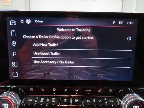 Used 2024 GMC Canyon AT4 w/ AT4 Premium Package image 17