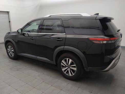 Used 2023 Nissan Pathfinder SL w/ Cargo Package FWD image 3